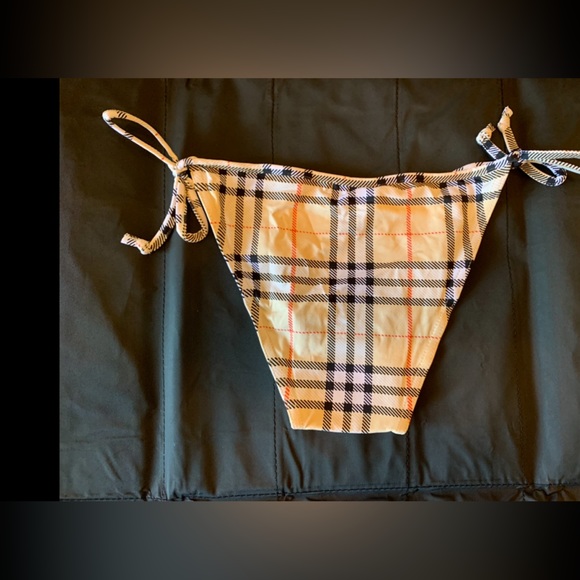 Bikini Bottom - Picture 2 of 6